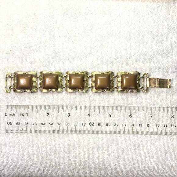 VINTAGE CORO 1950's Signed Thermoset Chunky Bracelet - Picture 5 of 5